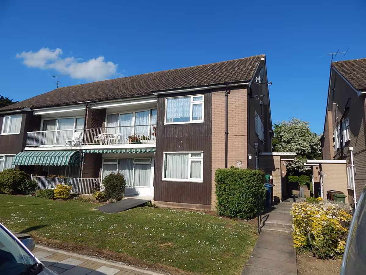 Dene Gardens, Stanmore HA7 4TD