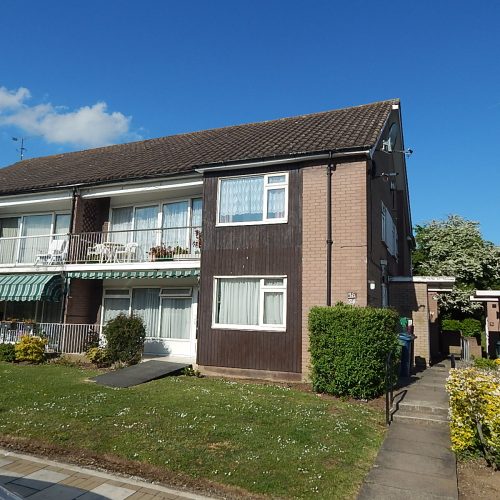 Dene Gardens, Stanmore HA7 4TD
